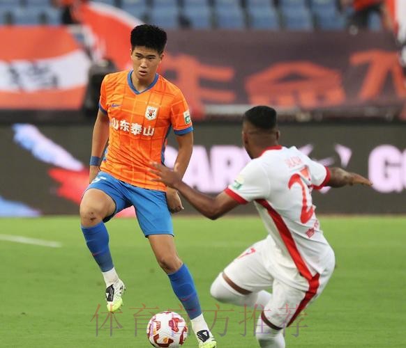 博主:之前有俱乐部给彭啸开出8位数转会费,但泰山不打算卖 博主:之前有俱乐部给彭啸开出8位数转会费,但泰山不打算卖