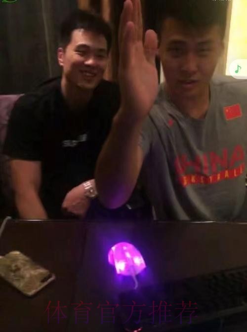 孟铎社媒晒照祝福赵睿:无事绊心弦,所念皆如愿 孟铎社媒晒照祝福赵睿:无事绊心弦,所念皆如愿